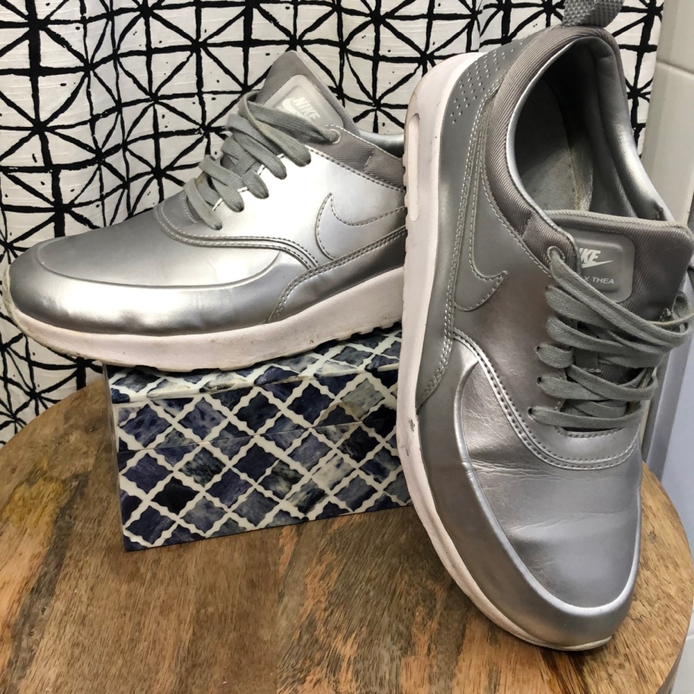 Nike Air Max Thea 8.5